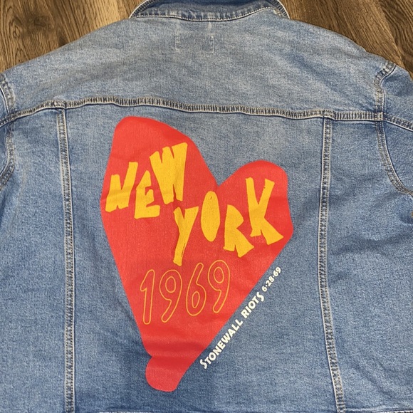 Denim jacket - Picture 2 of 3
